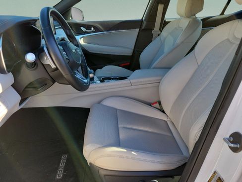 Used 2025 Genesis G70 2.5T image 12