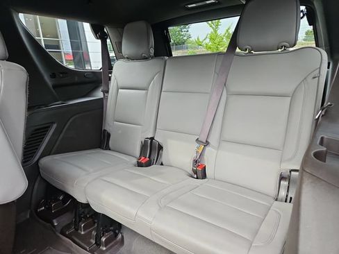 Used 2023 GMC Yukon SLT w/ SLT Premium Package AWD/4WD image 12