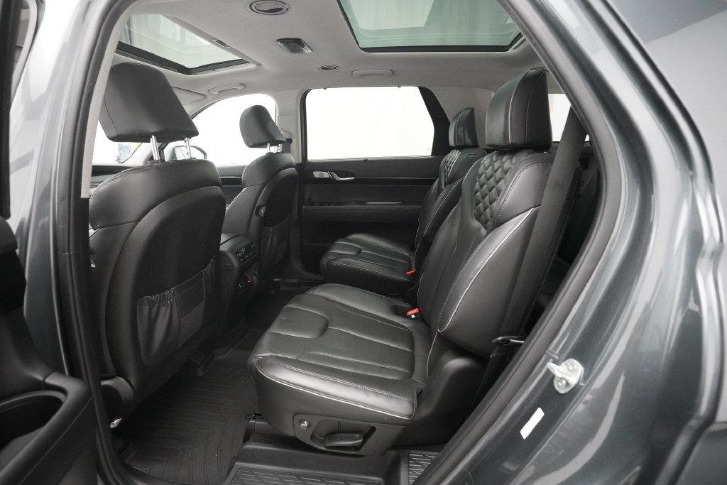 Used 2021 Hyundai Palisade Limited AWD/4WD image 16