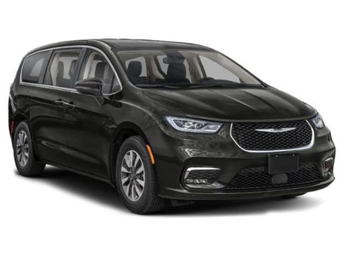 Used 2024 Chrysler Pacifica Limited FWD image 9