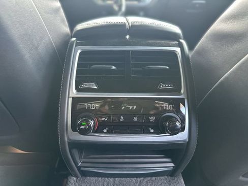 Used 2017 BMW 750i xDrive AWD/4WD image 25