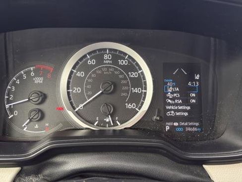 Used 2021 Toyota Corolla LE image 11