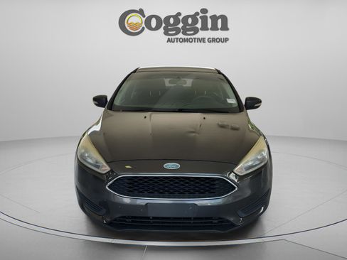 Used 2017 Ford Focus SE FWD image 9