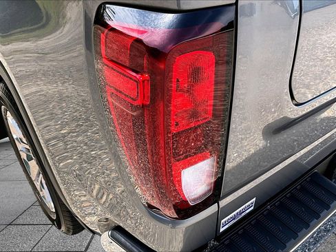 Used 2022 GMC Sierra 1500 SLE w/ Driver Alert Package I AWD/4WD image 31