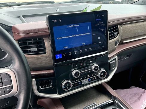 Used 2024 Ford Expedition Limited RWD image 8