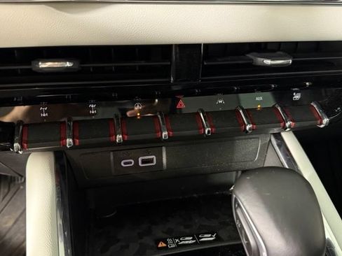 Used 2024 GMC Canyon AT4X AWD/4WD image 32