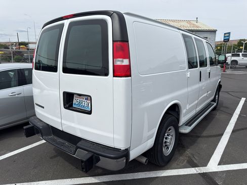 Used 2024 Chevrolet Express 2500 w/ Driver Convenience Package RWD image 5