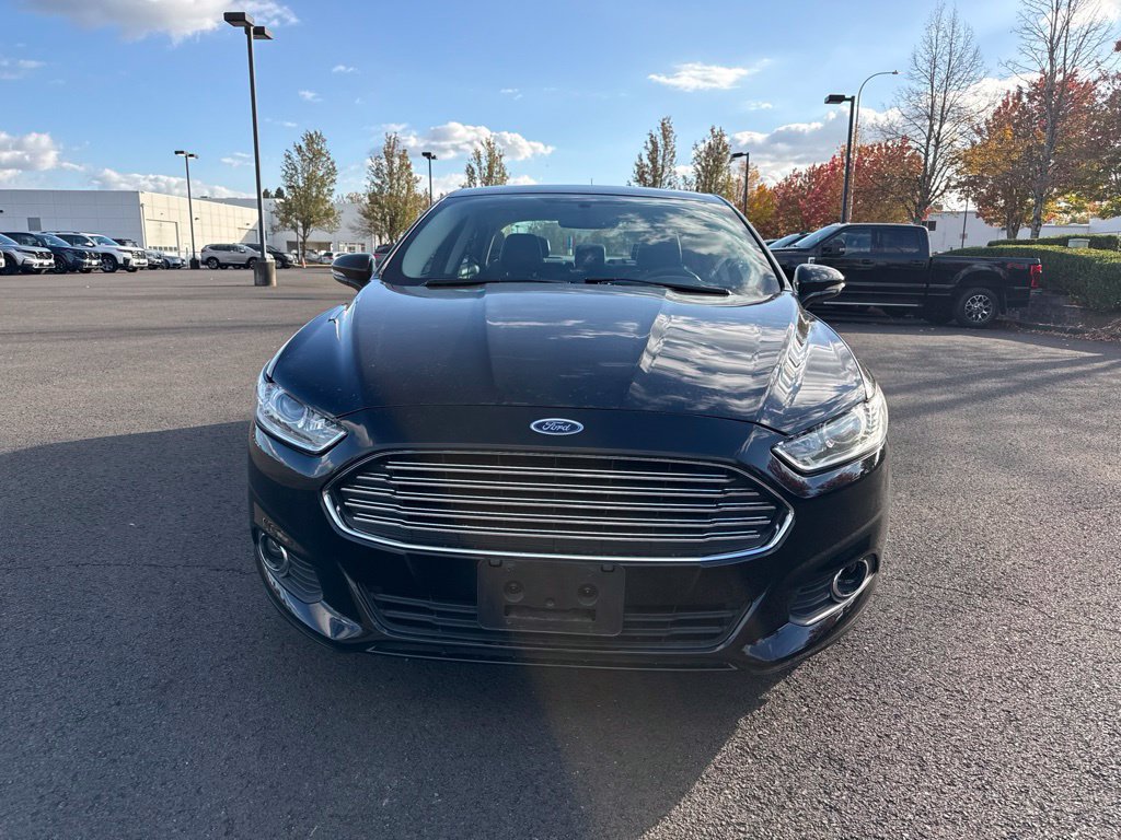 Used 2016 Ford Fusion SE w/ Equipment Group 202A FWD image 2