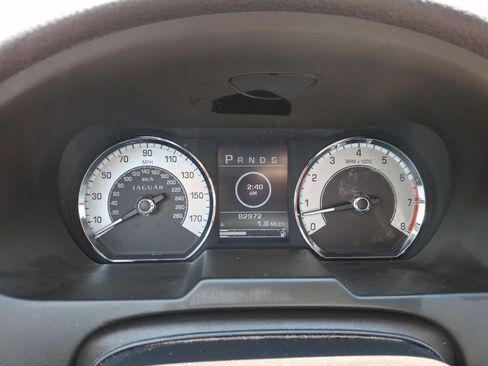 Used 2010 Jaguar XF Luxury image 9