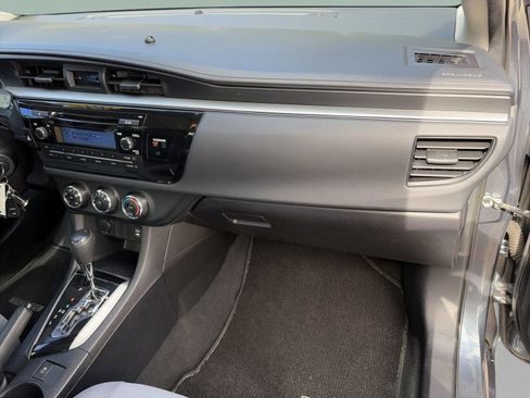 Used 2015 Toyota Corolla L image 19