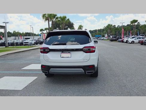 Used 2025 Honda Pilot Elite image 31