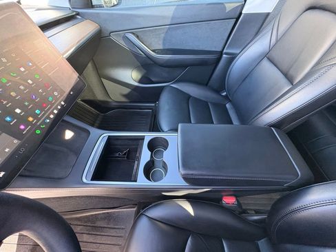 Used 2022 Tesla Model Y Long Range AWD/4WD image 22