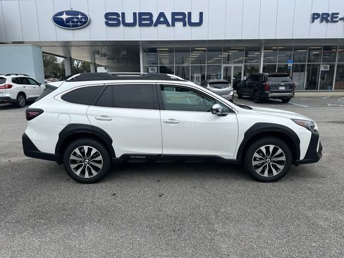 Used 2025 Subaru Outback Touring image 2