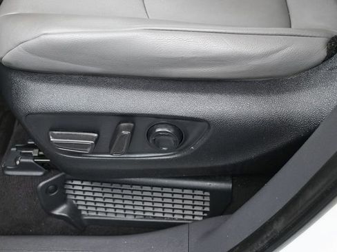 Used 2022 Toyota Sienna XLE image 21