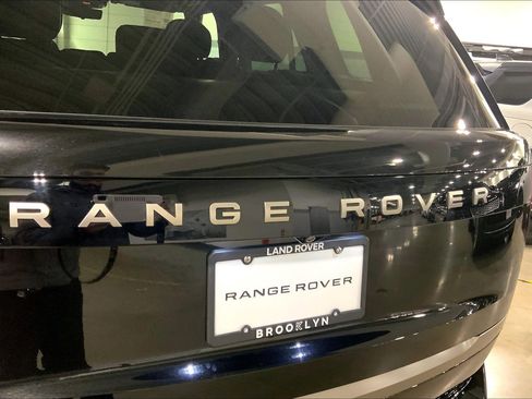 Used 2024 Land Rover Range Rover SE image 9