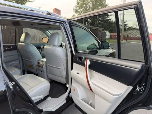 Used 2013 Toyota Highlander Limited image 13