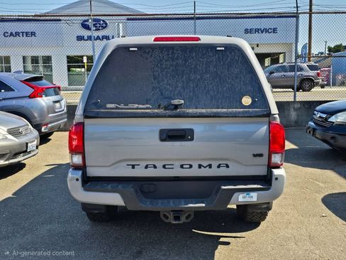 Used 2019 Toyota Tacoma TRD Off-Road w/ Technology Package AWD/4WD image 6