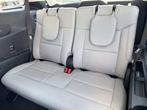 New 2025 Ford Explorer Active w/ Active Comfort Package image 15