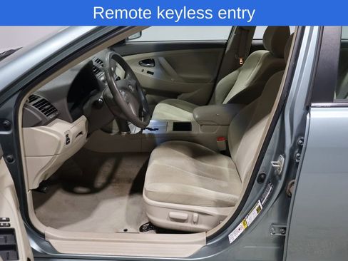 Used 2008 Toyota Camry LE image 2