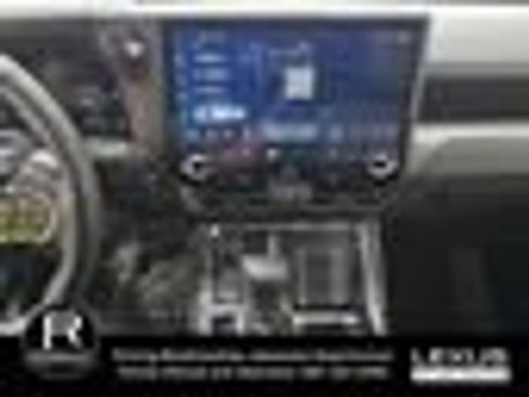 Used 2024 Lexus GX 550 image 11