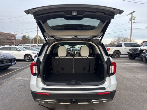 New 2026 Ford Explorer Active w/ Active Comfort Package image 8