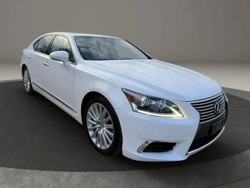 Used 2015 Lexus LS 460 AWD w/ Comfort Package image 5