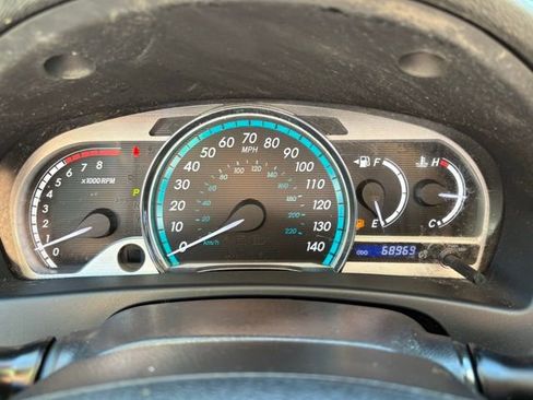 Used 2015 Toyota Venza XLE image 16