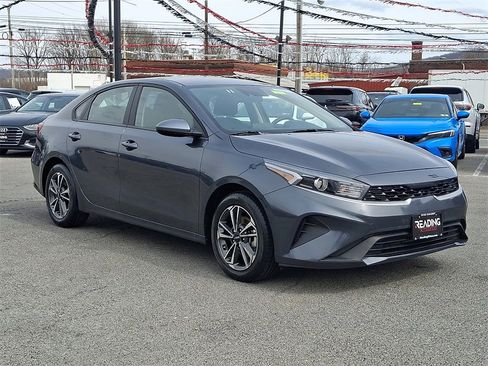 Used 2024 Kia Forte LXS image 4