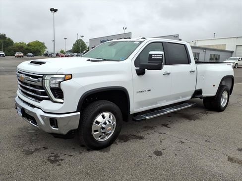 New 2026 Chevrolet Silverado 3500 LTZ w/ LTZ Plus Package AWD/4WD image 7