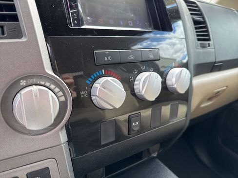 Used 2012 Toyota Tundra 4x4 Double Cab image 17