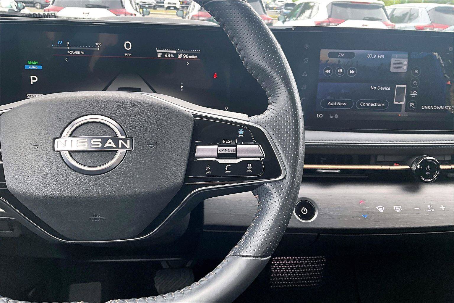 Used 2023 Nissan Ariya FWD image 13