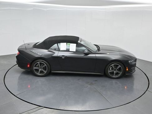 Used 2024 Ford Mustang Convertible RWD image 37