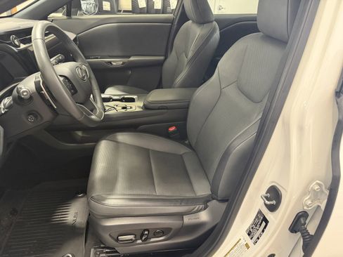 Used 2023 Lexus RZ 450e Premium w/ Technology Package AWD/4WD image 11