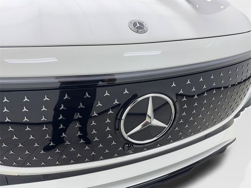 Used 2024 Mercedes-Benz EQB 250+ image 24