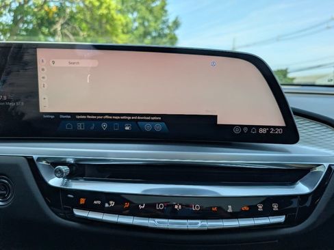 Used 2024 Cadillac Lyriq Luxury AWD/4WD image 28