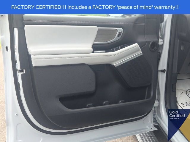 Used 2025 Ford Expedition Platinum AWD/4WD image 34