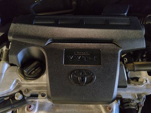 Used 2013 Toyota Camry SE FWD image 30
