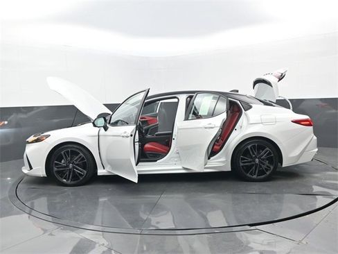 Used 2025 Toyota Camry XSE w/ Premium Plus Package image 33