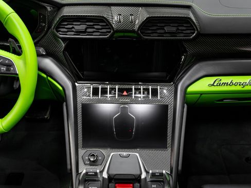 Used 2022 Lamborghini Urus image 36