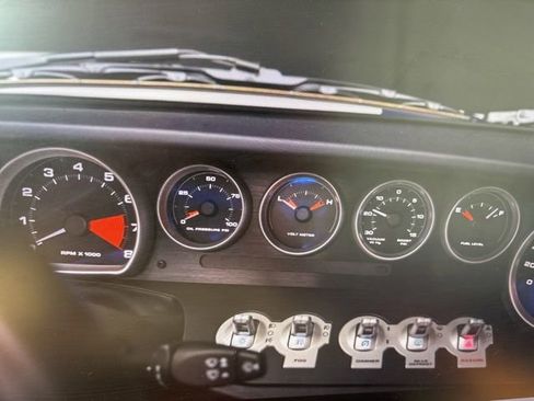 Used 2005 Ford GT RWD image 16