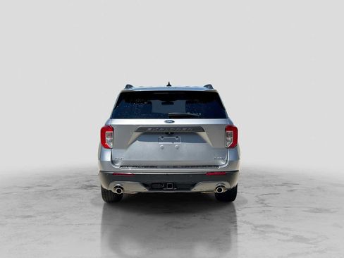 Used 2022 Ford Explorer XLT w/ Equipment Group 202A AWD/4WD image 5