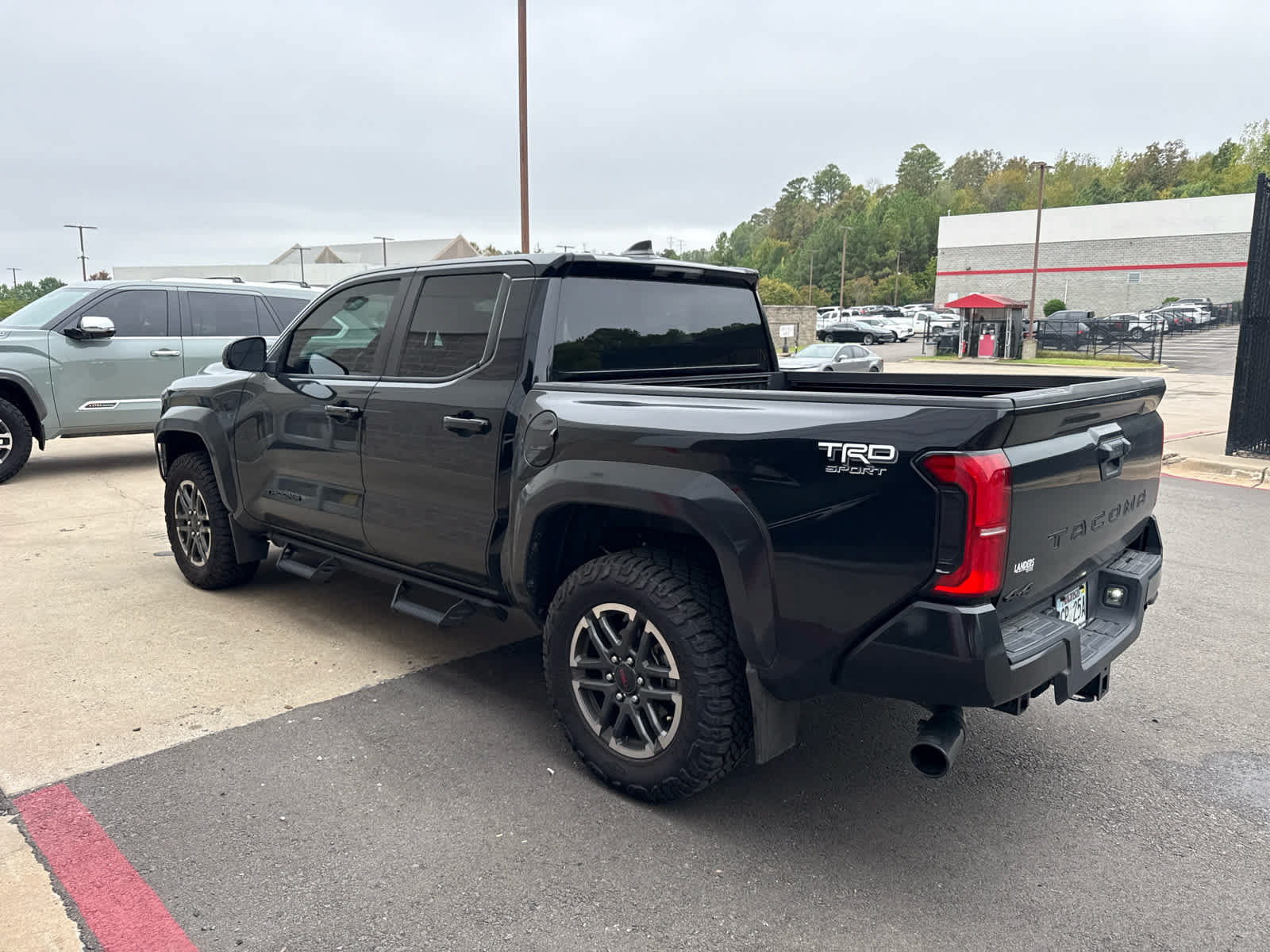 Used 2024 Toyota Tacoma TRD Sport AWD/4WD image 4