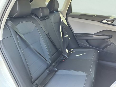 Used 2024 Volkswagen Taos SE image 21