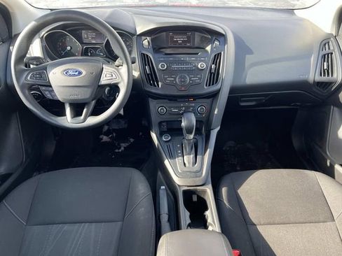 Certified 2017 Ford Focus SE image 13