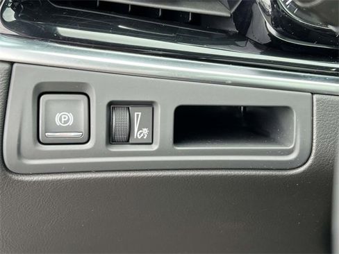 Used 2024 Cadillac XT6 Luxury image 23