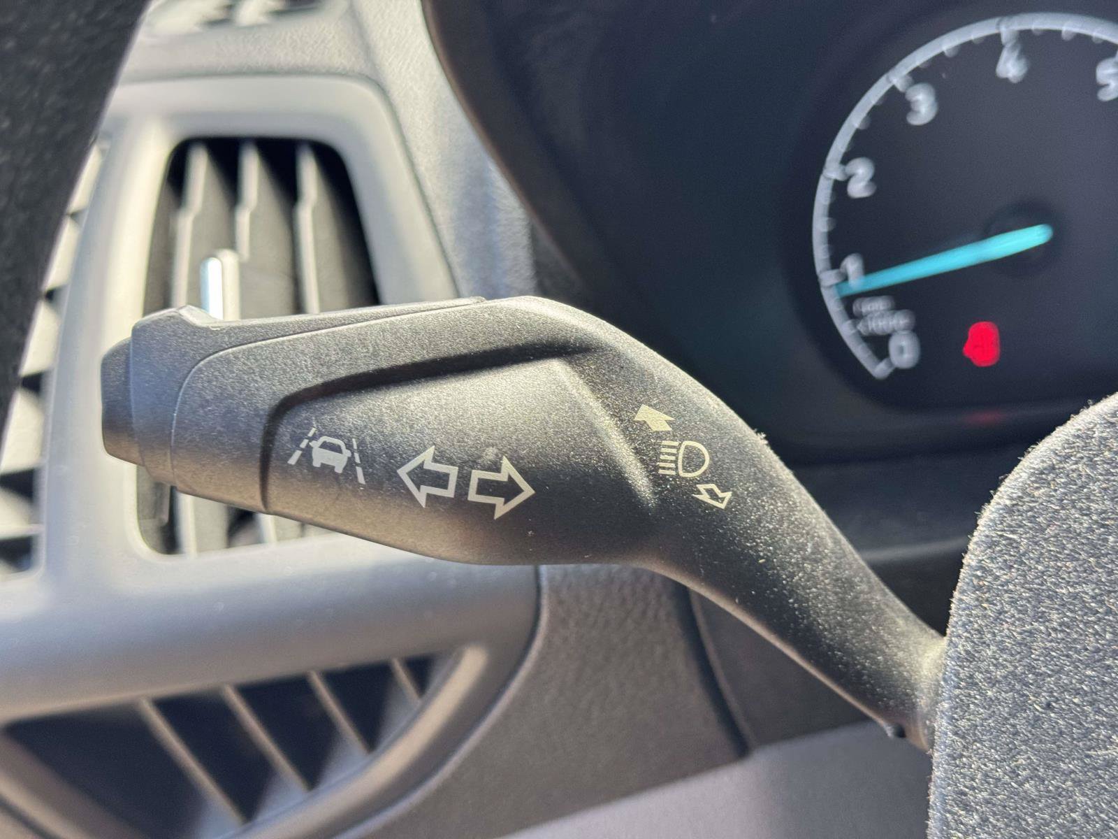 Used 2020 Ford Transit Connect XLT FWD image 19