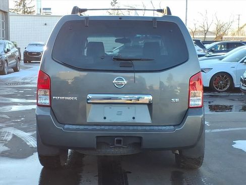 Used 2005 Nissan Pathfinder SE Off-Road RWD image 4