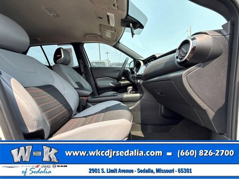 Used 2024 Nissan Kicks SR w/ SR Premium Package FWD image 28