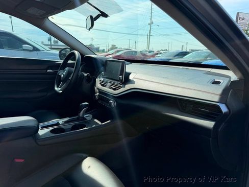Used 2020 Nissan Altima 2.5 SR FWD image 17
