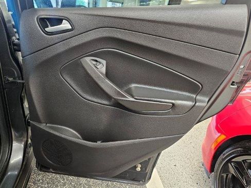 Used 2018 Ford Escape SE w/ Ford Safe & Smart Package FWD image 32